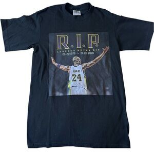 NWOT RIP Kobe Bryant 24 LEGENDS NEVER DIE Size M Black front Graphic T Shirt